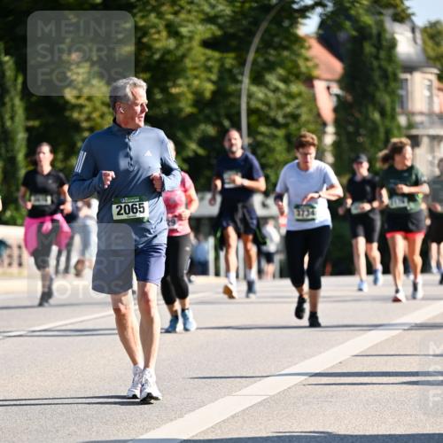 01.09.2024 - BARMER Alsterlauf Dr. Thomas Lammeyer http://msf.ph/oto/6910585 01.09.2024 09:44:55 Laufen 2065 meine-sportfotos.de