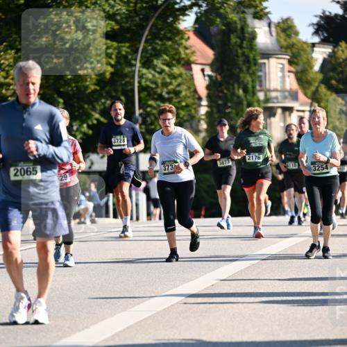 01.09.2024 - BARMER Alsterlauf Dr. Thomas Lammeyer http://msf.ph/oto/6910591 01.09.2024 09:44:55 Laufen 2065, 29, 373, 3873, 2176, 3110, 3254 meine-sportfotos.de