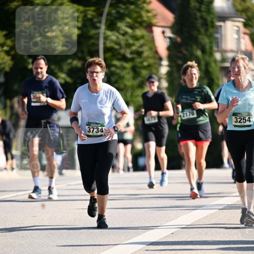 01.09.2024 - BARMER Alsterlauf Dr. Thomas Lammeyer http://msf.ph/oto/6910618 01.09.2024 09:44:57 Laufen 2176, 3734, 3254 meine-sportfotos.de