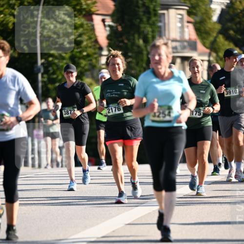 01.09.2024 - BARMER Alsterlauf Dr. Thomas Lammeyer http://msf.ph/oto/6910640 01.09.2024 09:44:57 Laufen 3910, 3872, 2176, 3254, 175 meine-sportfotos.de