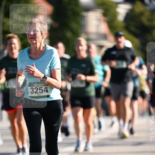 01.09.2024 - BARMER Alsterlauf Dr. Thomas Lammeyer http://msf.ph/oto/6910683 01.09.2024 09:44:59 Laufen 135, 3254 meine-sportfotos.de