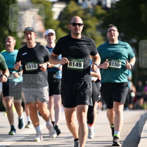 01.09.2024 - BARMER Alsterlauf Dr. Thomas Lammeyer http://msf.ph/oto/6910717 01.09.2024 09:45:00 Laufen 3910, 8149, 8150 meine-sportfotos.de