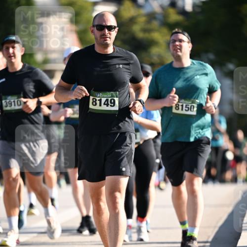 01.09.2024 - BARMER Alsterlauf Dr. Thomas Lammeyer http://msf.ph/oto/6910747 01.09.2024 09:45:01 Laufen 3910, 135, 8149, 8150 meine-sportfotos.de