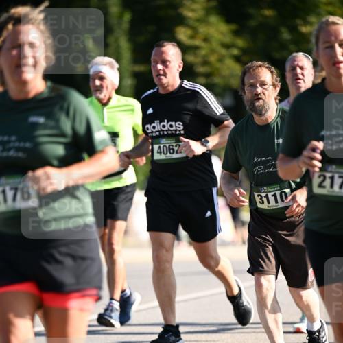 01.09.2024 - BARMER Alsterlauf Dr. Thomas Lammeyer http://msf.ph/oto/6910786 01.09.2024 09:45:02 Laufen 176, 4062, 135, 3110, 217 meine-sportfotos.de