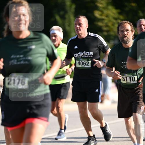 01.09.2024 - BARMER Alsterlauf Dr. Thomas Lammeyer http://msf.ph/oto/6910789 01.09.2024 09:45:03 Laufen 2176, 4062, 35, 3110 meine-sportfotos.de