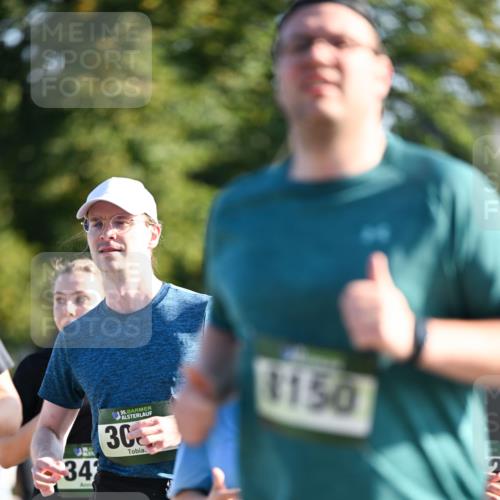 01.09.2024 - BARMER Alsterlauf Dr. Thomas Lammeyer http://msf.ph/oto/6910830 01.09.2024 09:45:05 Laufen 34, 35, 30, 1150 meine-sportfotos.de