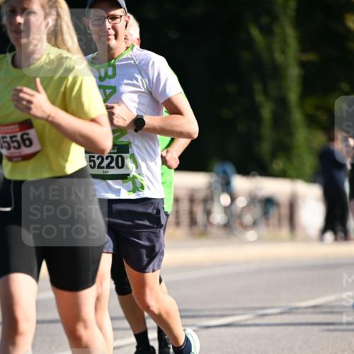 01.09.2024 - BARMER Alsterlauf Dr. Thomas Lammeyer http://msf.ph/oto/6911029 01.09.2024 09:45:14 Laufen 556, 5220 meine-sportfotos.de