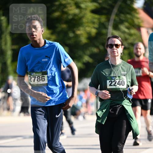 01.09.2024 - BARMER Alsterlauf Dr. Thomas Lammeyer http://msf.ph/oto/6911084 01.09.2024 09:45:17 Laufen 35, 2786, 2240 meine-sportfotos.de