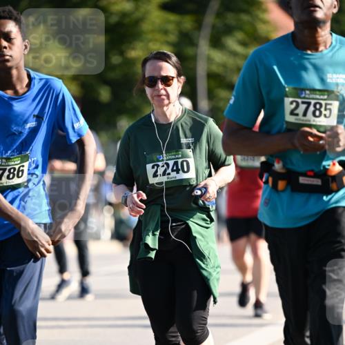 01.09.2024 - BARMER Alsterlauf Dr. Thomas Lammeyer http://msf.ph/oto/6911096 01.09.2024 09:45:17 Laufen 135, 786, 2240, 32, 2785 meine-sportfotos.de