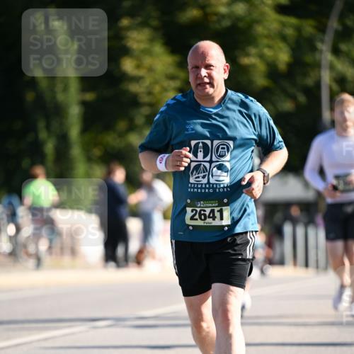 01.09.2024 - BARMER Alsterlauf Dr. Thomas Lammeyer http://msf.ph/oto/6911326 01.09.2024 09:45:30 Laufen 2024, 35, 2641 meine-sportfotos.de