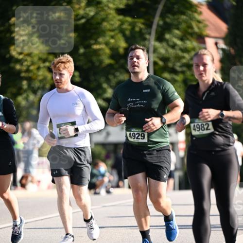 01.09.2024 - BARMER Alsterlauf Dr. Thomas Lammeyer http://msf.ph/oto/6911366 01.09.2024 09:45:32 Laufen 4929, 4982 meine-sportfotos.de