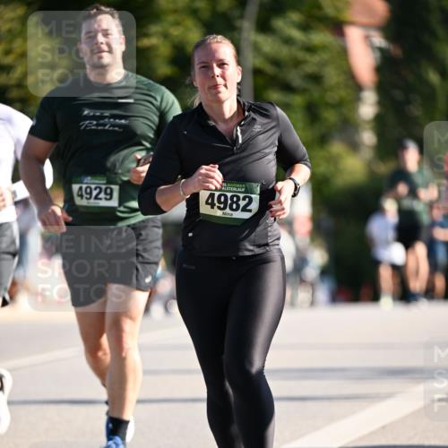 01.09.2024 - BARMER Alsterlauf Dr. Thomas Lammeyer http://msf.ph/oto/6911390 01.09.2024 09:45:33 Laufen 4929, 35, 4982, 08 meine-sportfotos.de