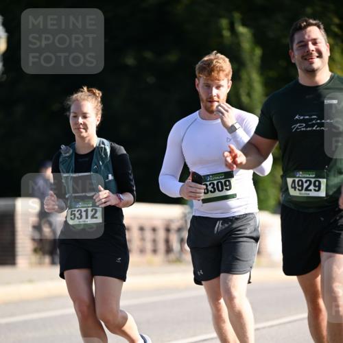 01.09.2024 - BARMER Alsterlauf Dr. Thomas Lammeyer http://msf.ph/oto/6911401 01.09.2024 09:45:34 Laufen 5312, 3309, 4929 meine-sportfotos.de