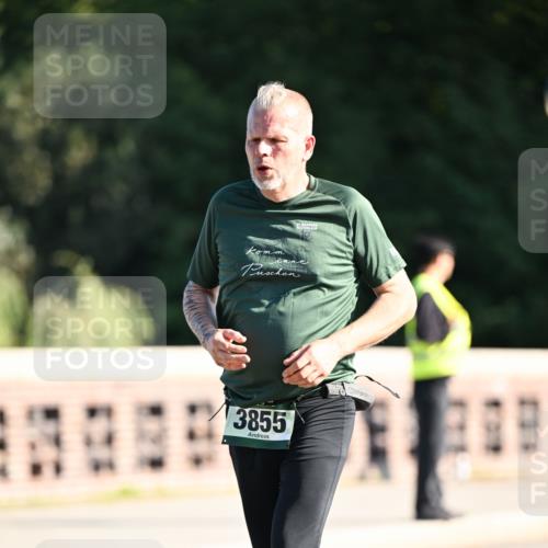 01.09.2024 - BARMER Alsterlauf Dr. Thomas Lammeyer http://msf.ph/oto/6911769 01.09.2024 09:45:47 Laufen 3855 meine-sportfotos.de