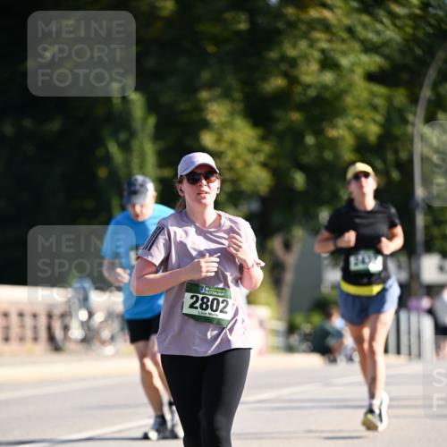 01.09.2024 - BARMER Alsterlauf Dr. Thomas Lammeyer http://msf.ph/oto/6912000 01.09.2024 09:45:55 Laufen 35, 2802, 2432 meine-sportfotos.de