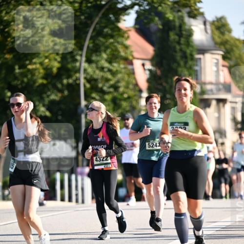 01.09.2024 - BARMER Alsterlauf Dr. Thomas Lammeyer http://msf.ph/oto/6912060 01.09.2024 09:45:57 Laufen 4322, 4322, 5242 meine-sportfotos.de