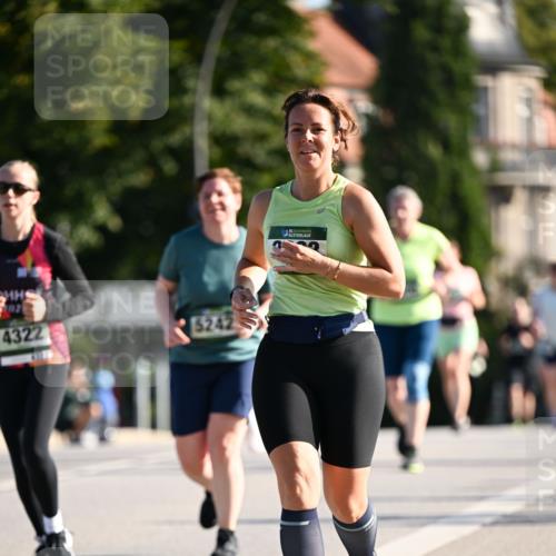01.09.2024 - BARMER Alsterlauf Dr. Thomas Lammeyer http://msf.ph/oto/6912120 01.09.2024 09:45:59 Laufen 4322, 5242, 35 meine-sportfotos.de