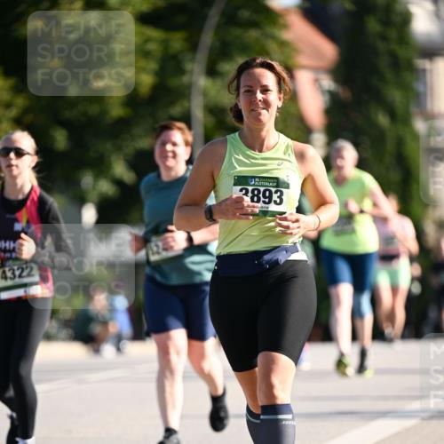 01.09.2024 - BARMER Alsterlauf Dr. Thomas Lammeyer http://msf.ph/oto/6912130 01.09.2024 09:45:59 Laufen 4322, 35, 3893 meine-sportfotos.de