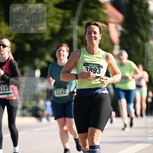 01.09.2024 - BARMER Alsterlauf Dr. Thomas Lammeyer http://msf.ph/oto/6912135 01.09.2024 09:45:59 Laufen 4322, 242, 135, 3893 meine-sportfotos.de