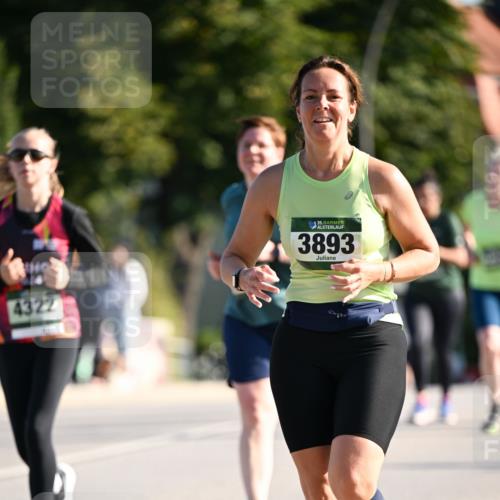 01.09.2024 - BARMER Alsterlauf Dr. Thomas Lammeyer http://msf.ph/oto/6912160 01.09.2024 09:46:00 Laufen 4322, 10, 35, 3893 meine-sportfotos.de
