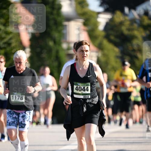 01.09.2024 - BARMER Alsterlauf Dr. Thomas Lammeyer http://msf.ph/oto/6912264 01.09.2024 09:46:06 Laufen 1178, 35, 4044, 4044 meine-sportfotos.de