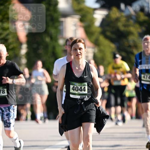01.09.2024 - BARMER Alsterlauf Dr. Thomas Lammeyer http://msf.ph/oto/6912276 01.09.2024 09:46:06 Laufen 78, 35, 4044, 4044, 474 meine-sportfotos.de