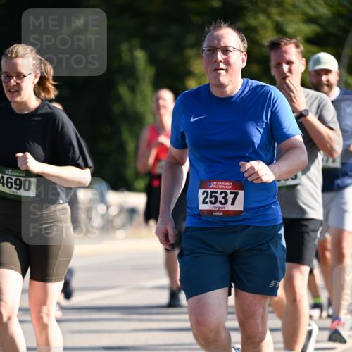 01.09.2024 - BARMER Alsterlauf Dr. Thomas Lammeyer http://msf.ph/oto/6912557 01.09.2024 09:46:17 Laufen 4690, 35, 2537 meine-sportfotos.de