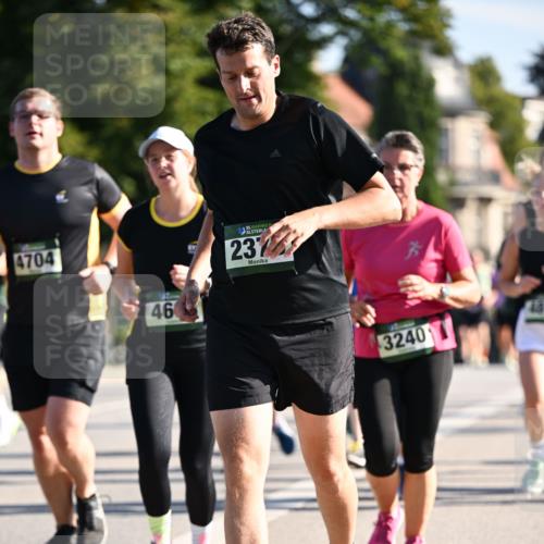 01.09.2024 - BARMER Alsterlauf Dr. Thomas Lammeyer http://msf.ph/oto/6912623 01.09.2024 09:46:19 Laufen 4704, 46, 23, 3240 meine-sportfotos.de