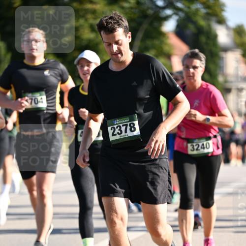 01.09.2024 - BARMER Alsterlauf Dr. Thomas Lammeyer http://msf.ph/oto/6912628 01.09.2024 09:46:20 Laufen 704, 35, 2378, 3240 meine-sportfotos.de