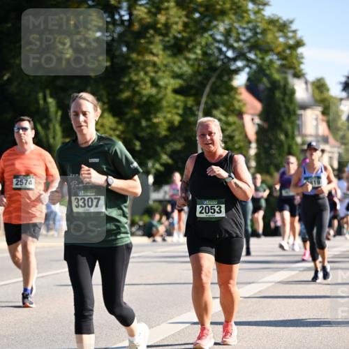 01.09.2024 - BARMER Alsterlauf Dr. Thomas Lammeyer http://msf.ph/oto/6912750 01.09.2024 09:46:25 Laufen 2574, 3307, 2053 meine-sportfotos.de