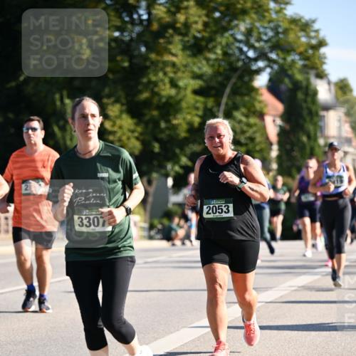 01.09.2024 - BARMER Alsterlauf Dr. Thomas Lammeyer http://msf.ph/oto/6912753 01.09.2024 09:46:26 Laufen 3307, 2053, 6417 meine-sportfotos.de