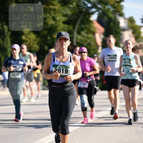 01.09.2024 - BARMER Alsterlauf Dr. Thomas Lammeyer http://msf.ph/oto/6912844 01.09.2024 09:46:29 Laufen 35, 2819, 2791, 3819 meine-sportfotos.de