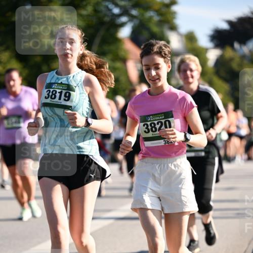 01.09.2024 - BARMER Alsterlauf Dr. Thomas Lammeyer http://msf.ph/oto/6912906 01.09.2024 09:46:32 Laufen 3819, 35, 3820, 382 meine-sportfotos.de
