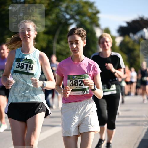 01.09.2024 - BARMER Alsterlauf Dr. Thomas Lammeyer http://msf.ph/oto/6912912 01.09.2024 09:46:33 Laufen 3819, 35, 382, 3820 meine-sportfotos.de