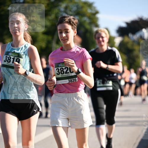 01.09.2024 - BARMER Alsterlauf Dr. Thomas Lammeyer http://msf.ph/oto/6912916 01.09.2024 09:46:33 Laufen 3819, 35, 3820, 3820 meine-sportfotos.de