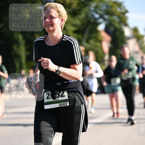 01.09.2024 - BARMER Alsterlauf Dr. Thomas Lammeyer http://msf.ph/oto/6912938 01.09.2024 09:46:34 Laufen 2002, 2002 meine-sportfotos.de