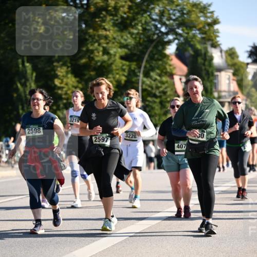 01.09.2024 - BARMER Alsterlauf Dr. Thomas Lammeyer http://msf.ph/oto/6912950 01.09.2024 09:46:35 Laufen 3219, 2598, 2597, 3220, 407 meine-sportfotos.de