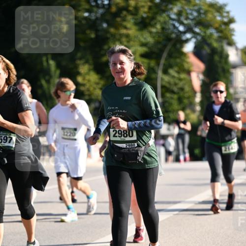 01.09.2024 - BARMER Alsterlauf Dr. Thomas Lammeyer http://msf.ph/oto/6912996 01.09.2024 09:46:37 Laufen 597, 2980, 2980, 2140 meine-sportfotos.de