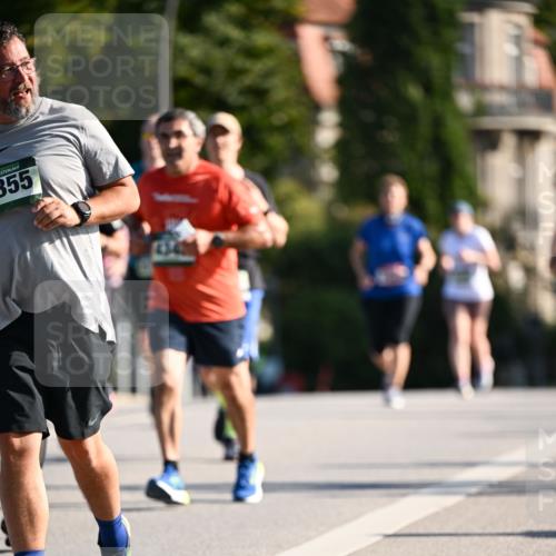 01.09.2024 - BARMER Alsterlauf Dr. Thomas Lammeyer http://msf.ph/oto/6913379 01.09.2024 09:46:52 Laufen 355 meine-sportfotos.de