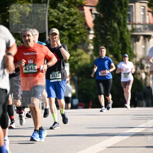 01.09.2024 - BARMER Alsterlauf Dr. Thomas Lammeyer http://msf.ph/oto/6913385 01.09.2024 09:46:52 Laufen 533, 4348, 3532, 3532 meine-sportfotos.de