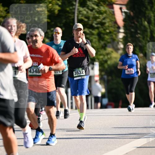 01.09.2024 - BARMER Alsterlauf Dr. Thomas Lammeyer http://msf.ph/oto/6913396 01.09.2024 09:46:53 Laufen 4348, 071, 3532, 3532 meine-sportfotos.de