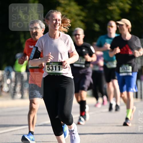 01.09.2024 - BARMER Alsterlauf Dr. Thomas Lammeyer http://msf.ph/oto/6913418 01.09.2024 09:46:54 Laufen 135, 5311 meine-sportfotos.de