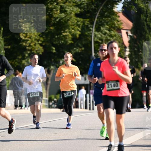 01.09.2024 - BARMER Alsterlauf Dr. Thomas Lammeyer http://msf.ph/oto/6914331 01.09.2024 09:47:26 Laufen 5049, 3314, 2140 meine-sportfotos.de
