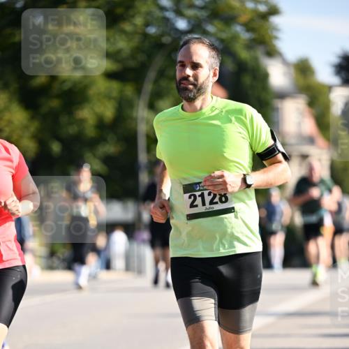 01.09.2024 - BARMER Alsterlauf Dr. Thomas Lammeyer http://msf.ph/oto/6914409 01.09.2024 09:47:29 Laufen 2128 meine-sportfotos.de