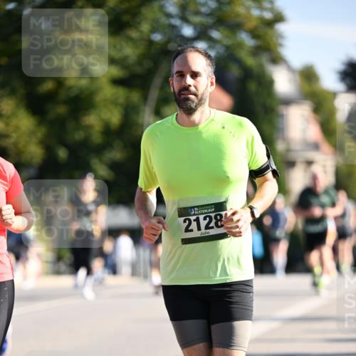 01.09.2024 - BARMER Alsterlauf Dr. Thomas Lammeyer http://msf.ph/oto/6914419 01.09.2024 09:47:29 Laufen 35, 2128 meine-sportfotos.de