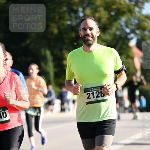 01.09.2024 - BARMER Alsterlauf Dr. Thomas Lammeyer http://msf.ph/oto/6914465 01.09.2024 09:47:30 Laufen 10, 2128 meine-sportfotos.de