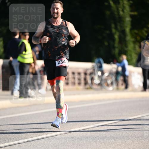 01.09.2024 - BARMER Alsterlauf Dr. Thomas Lammeyer http://msf.ph/oto/6914493 01.09.2024 09:47:32 Laufen 234 meine-sportfotos.de