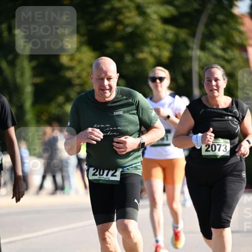 01.09.2024 - BARMER Alsterlauf Dr. Thomas Lammeyer http://msf.ph/oto/6914587 01.09.2024 09:47:36 Laufen 35, 2072, 2073 meine-sportfotos.de