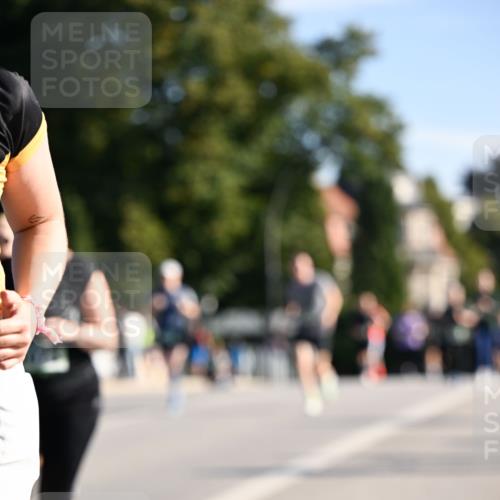 01.09.2024 - BARMER Alsterlauf Dr. Thomas Lammeyer http://msf.ph/oto/6914642 01.09.2024 09:47:38 Laufen  meine-sportfotos.de