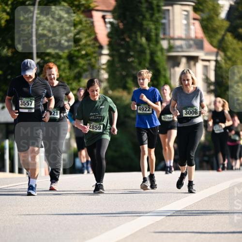 01.09.2024 - BARMER Alsterlauf Dr. Thomas Lammeyer http://msf.ph/oto/6914872 01.09.2024 09:47:47 Laufen 3557, 3557, 21, 2859, 4922, 3006 meine-sportfotos.de